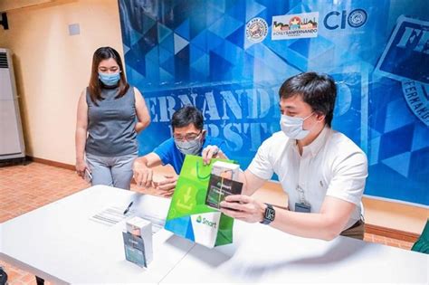 pldt san fernando pampanga|PLDT, Smart support San Fernando in Covid.
